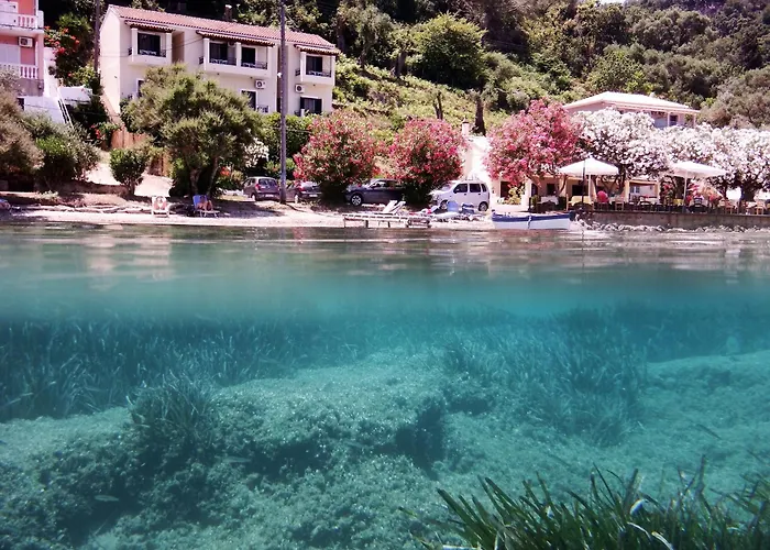 Akrogiali Rooms